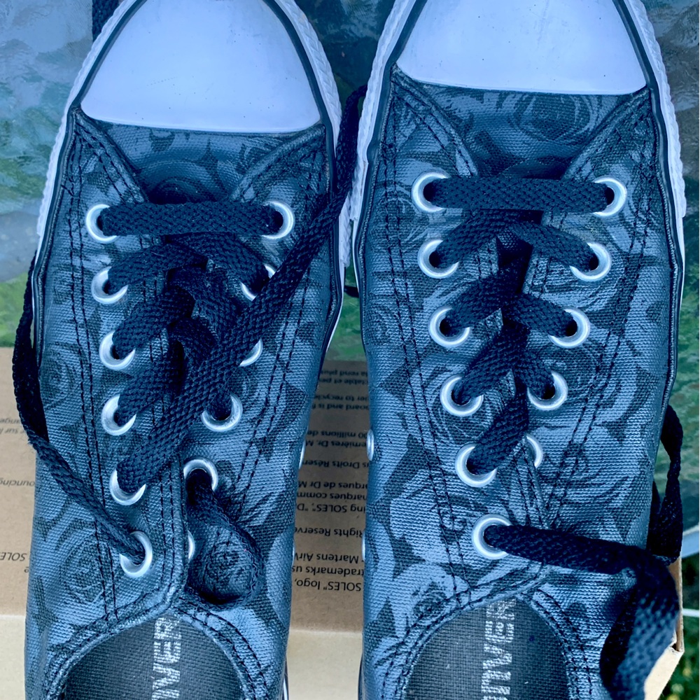 Converse Black Floral Lace-Up Sneakers